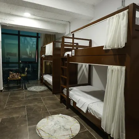 Backpacker Hostel *